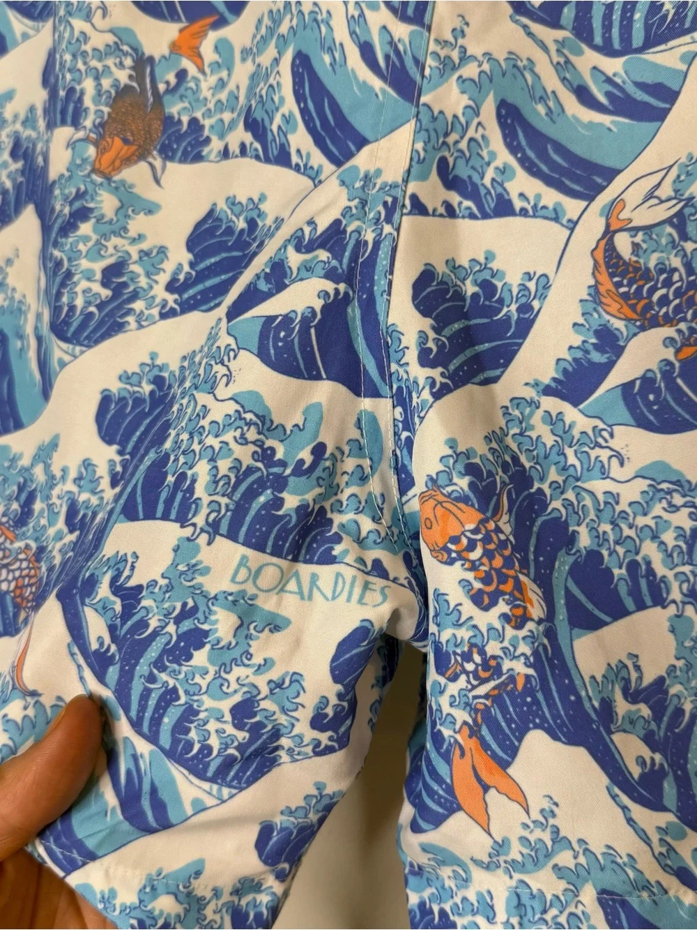 Men’s Boardies Koi Waves Board Shorts Swim Trunks size large 5 inch inseam